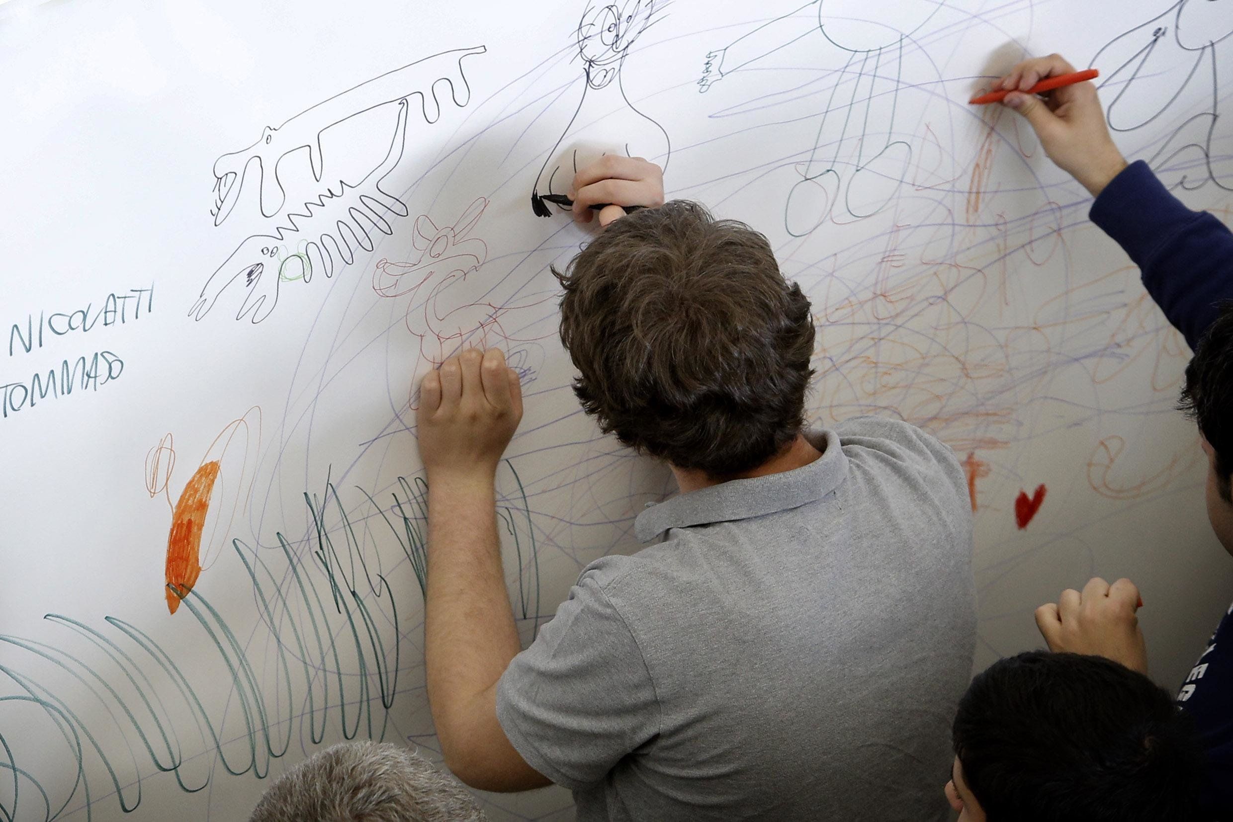 Nessun sostegno ai piccoli autistici. E le famiglie sono in balìa delle coop