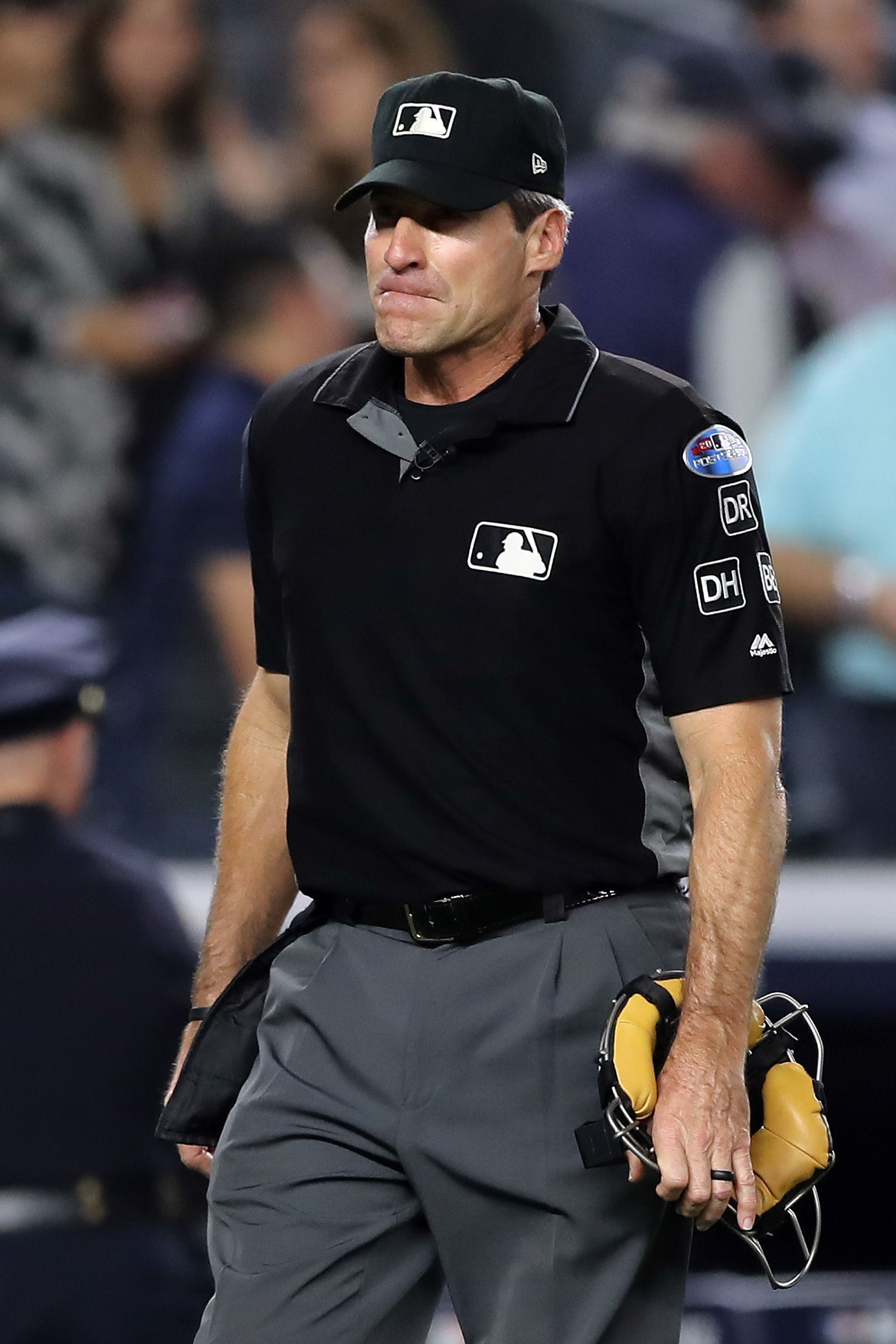 A.J. Hinch should be Angel Hernandez's last call
