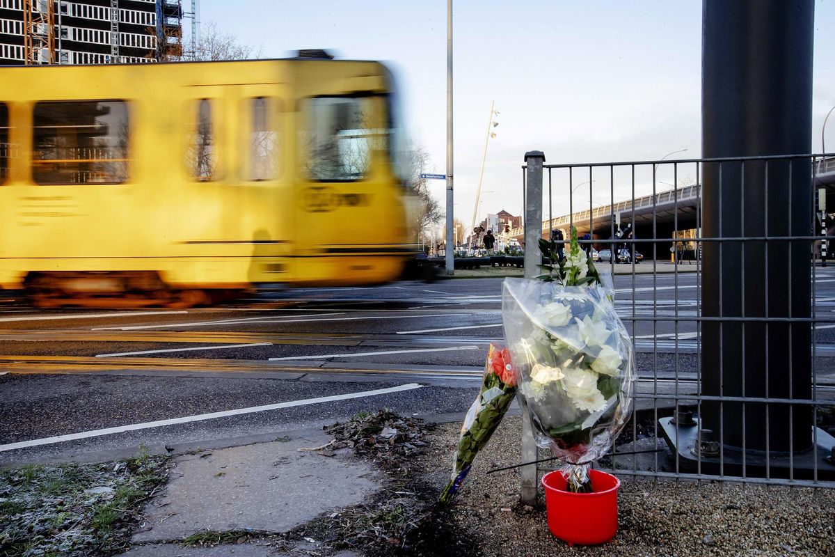 Turco sale in tram e spara ai passeggeri. Ipotesi terrorismo