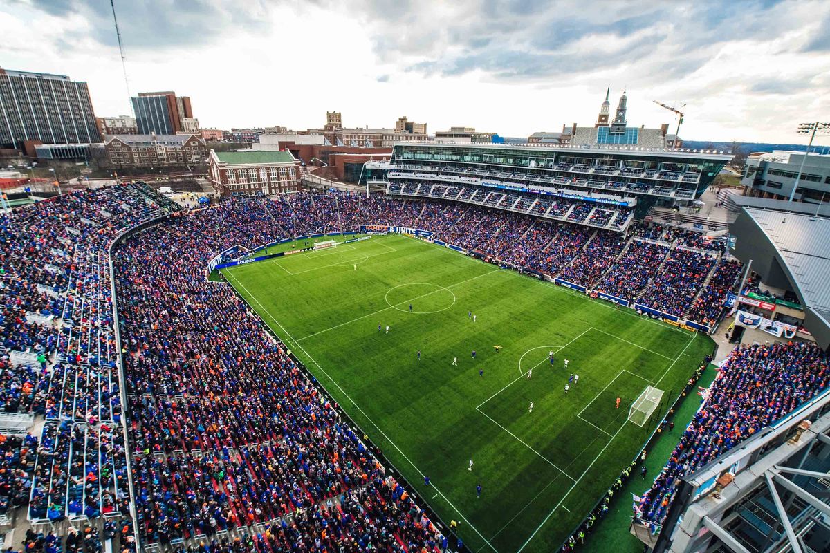 Ronaldo, Messi take the spotlight before international break