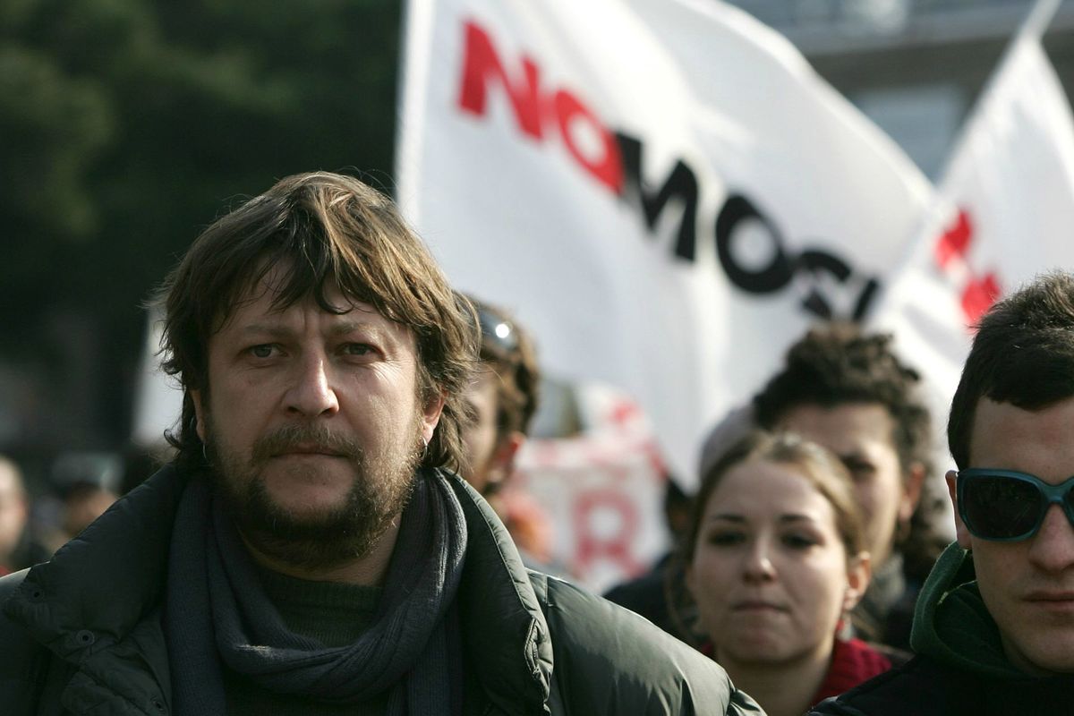 Le ong sfidano il governo. Al timone c’è Casarini, gran bollito del G8