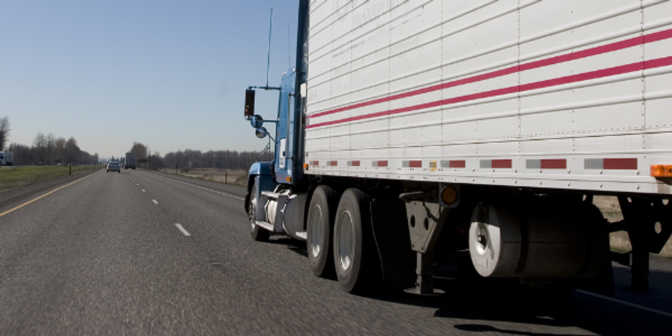 learn-the-career-path-of-a-ups-tractor-trailer-driver-work-it-daily