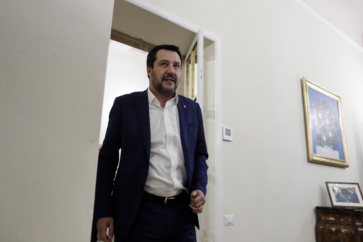 Salvini fa risorgere mamma e papà