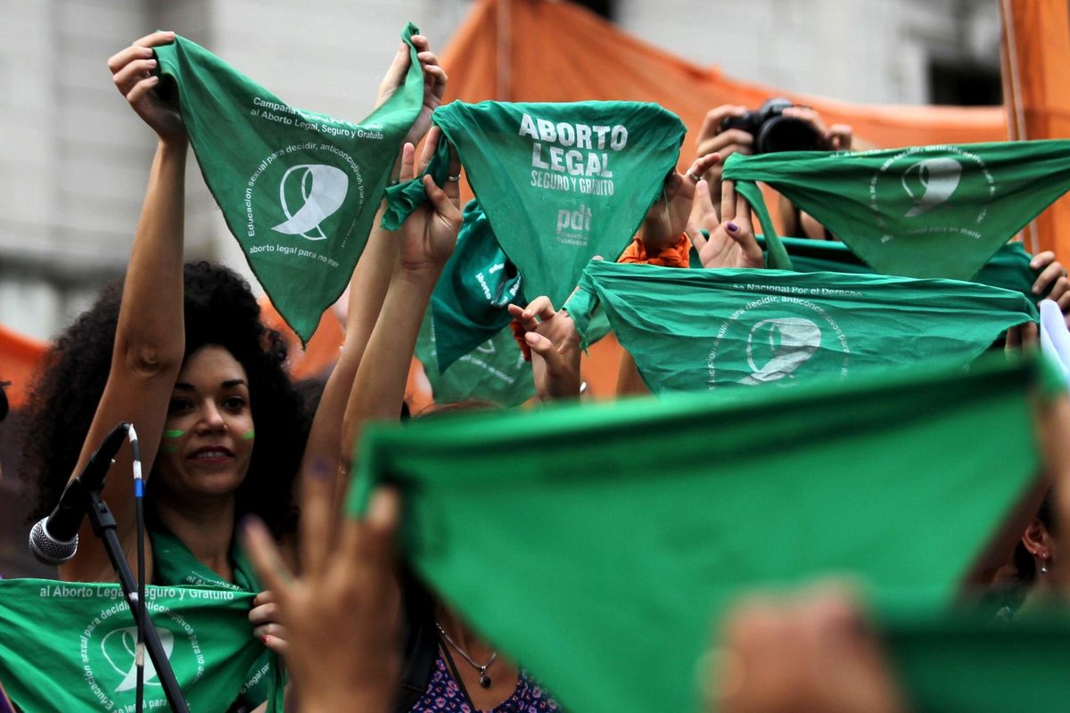 L’Argentina insegna: chi ama le donne non tifa per l’aborto