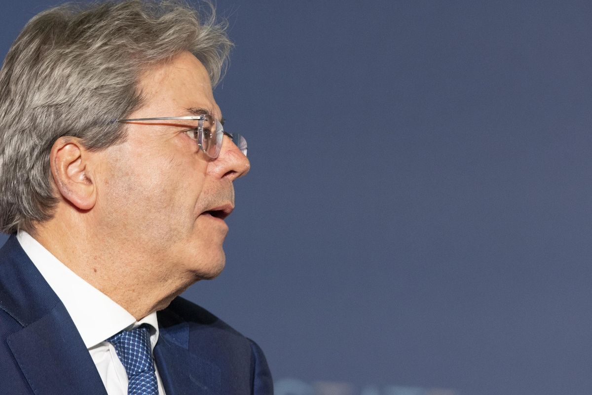 Il decreto che «salva» i parenti di Renzi varato da Gentiloni dopo il voto del 4 marzo