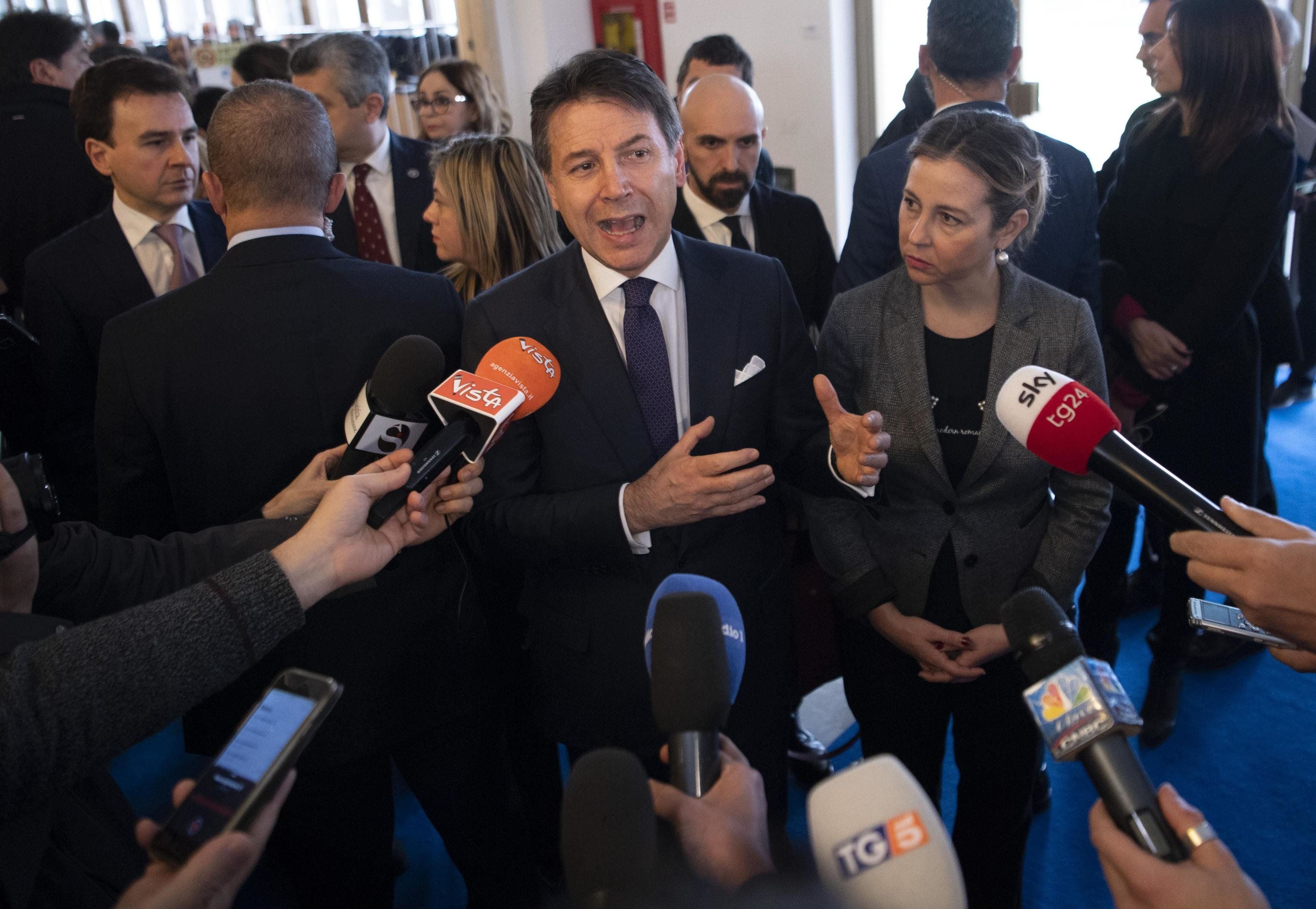 Il pranzo della pace tra Conte e Manenti. Slittano di nuovo le nomine dei servizi