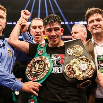 Santa Cruz wins easy but proves nothing in victory over Rivera