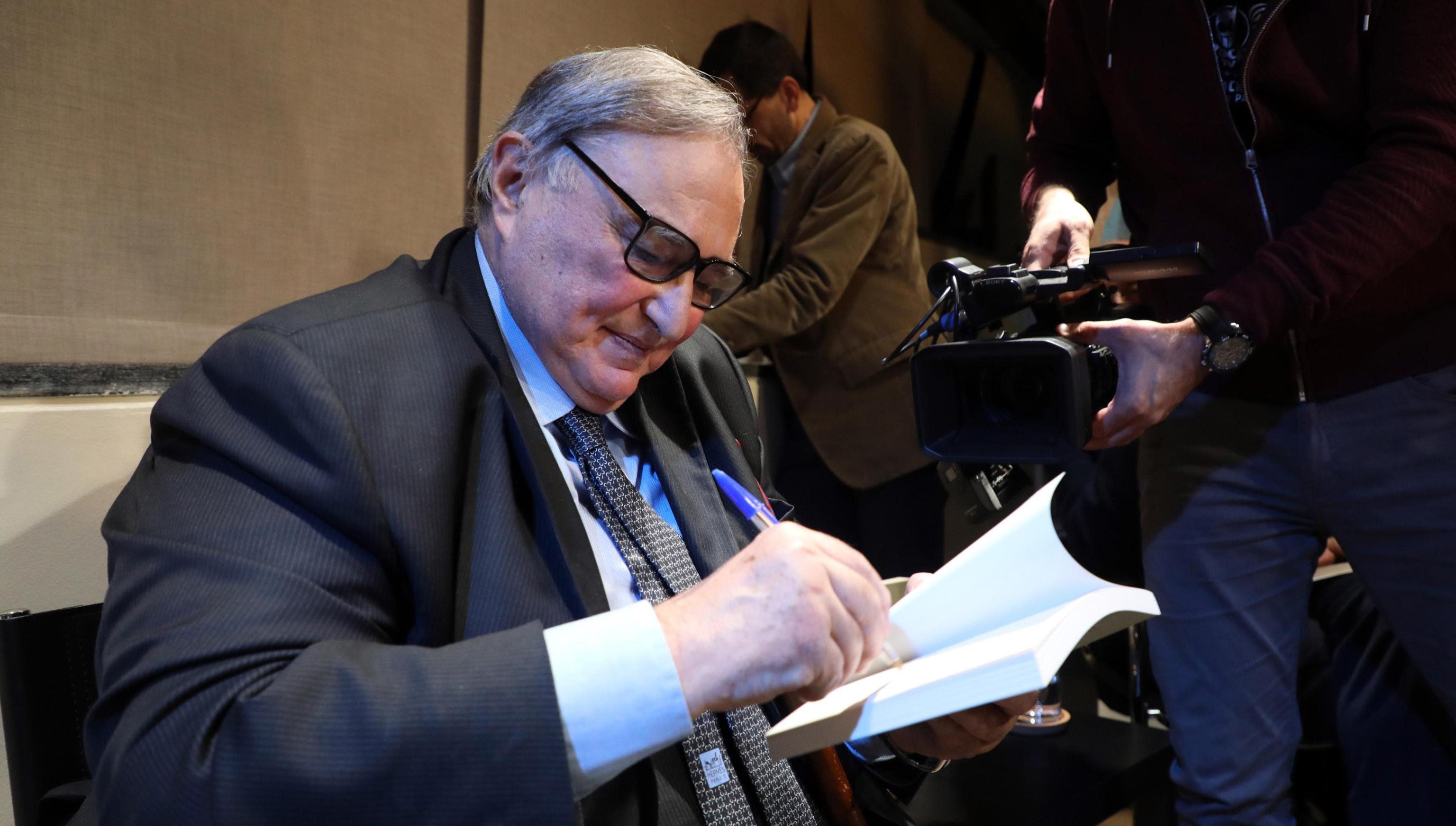 Tutti gli interessi stranieri per far fallire la trattativa Lega-5 stelle