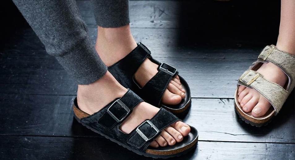 girls wearing birkenstocks