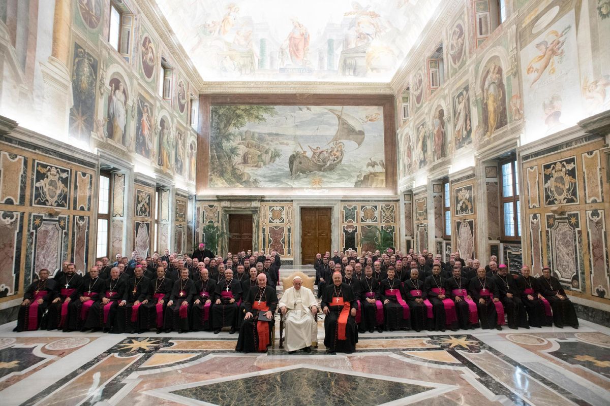Il Papa blocca i vescovi americani, congelate le proposte anti abusi