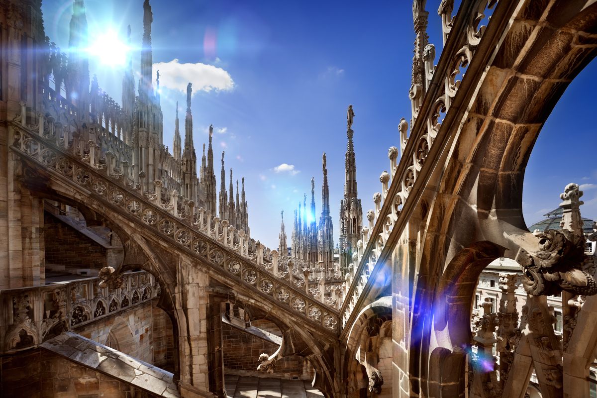 La Milano da bere non c'è più. Meglio ci sono i grattacieli