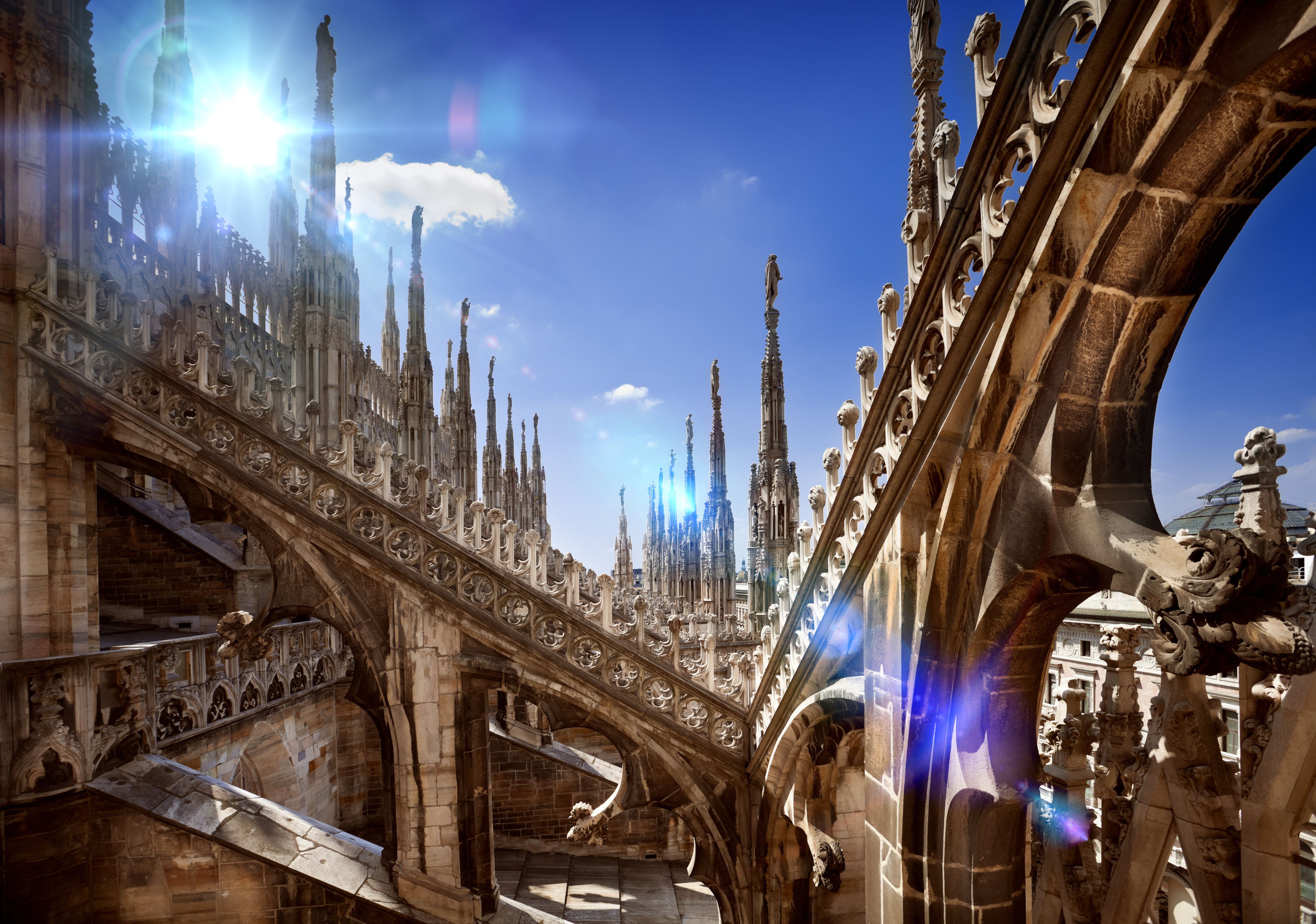 La Milano da bere non c'è più. Meglio ci sono i grattacieli