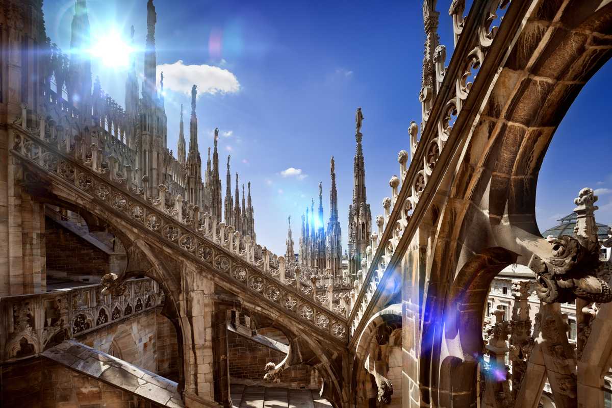 La Milano da bere non c'è più. Meglio ci sono i grattacieli