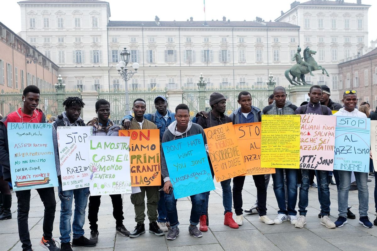 Il business dei migranti va in crisi. Il Gus di Macerata non paga i salari