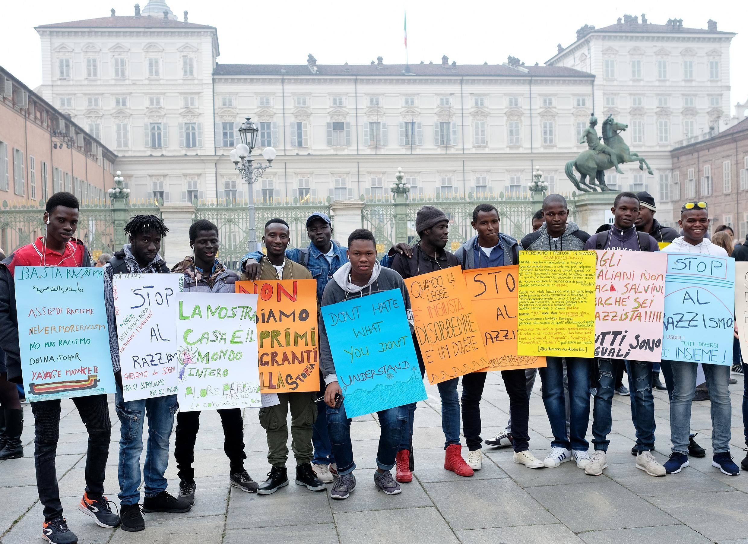 Il business dei migranti va in crisi. Il Gus di Macerata non paga i salari