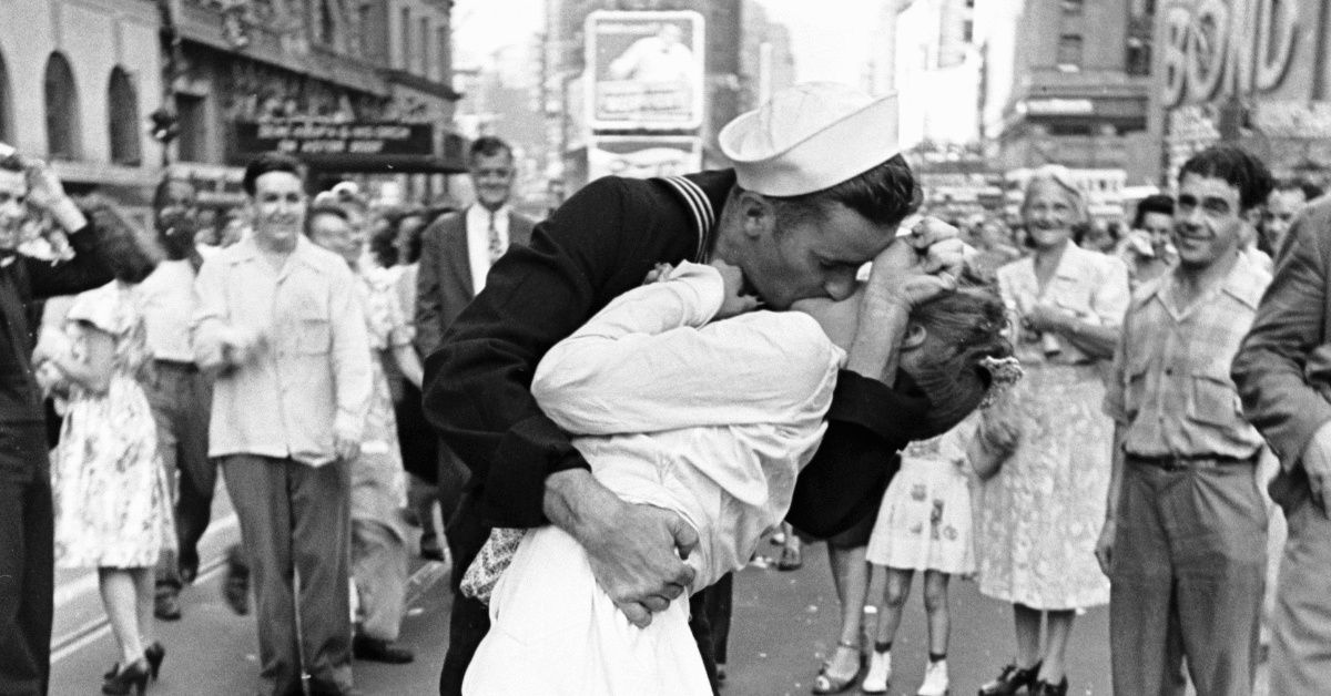 The Sailor Captured In An Iconic Photo Celebrating The End Of WWII With A Kiss Has Died At Age 95