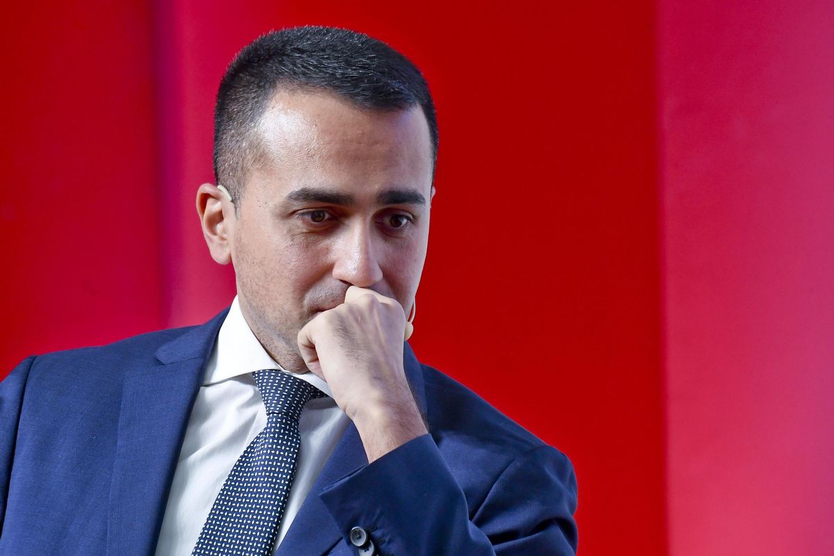 Sito in tilt e doppio rinvio. Ma dopo lo psicodramma il M5s assolve il leghista
