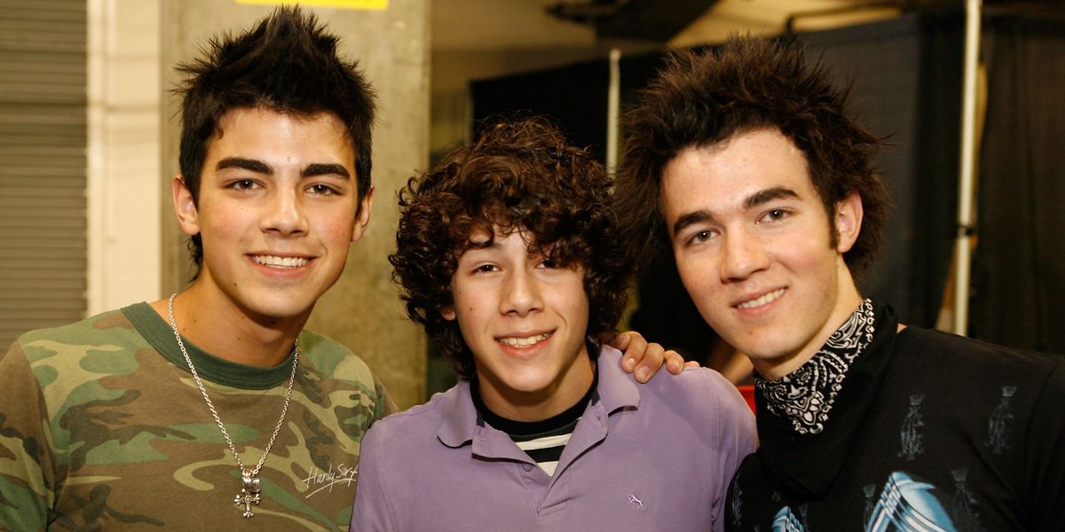 The Jonas Brothers Will Reunite as JONAS