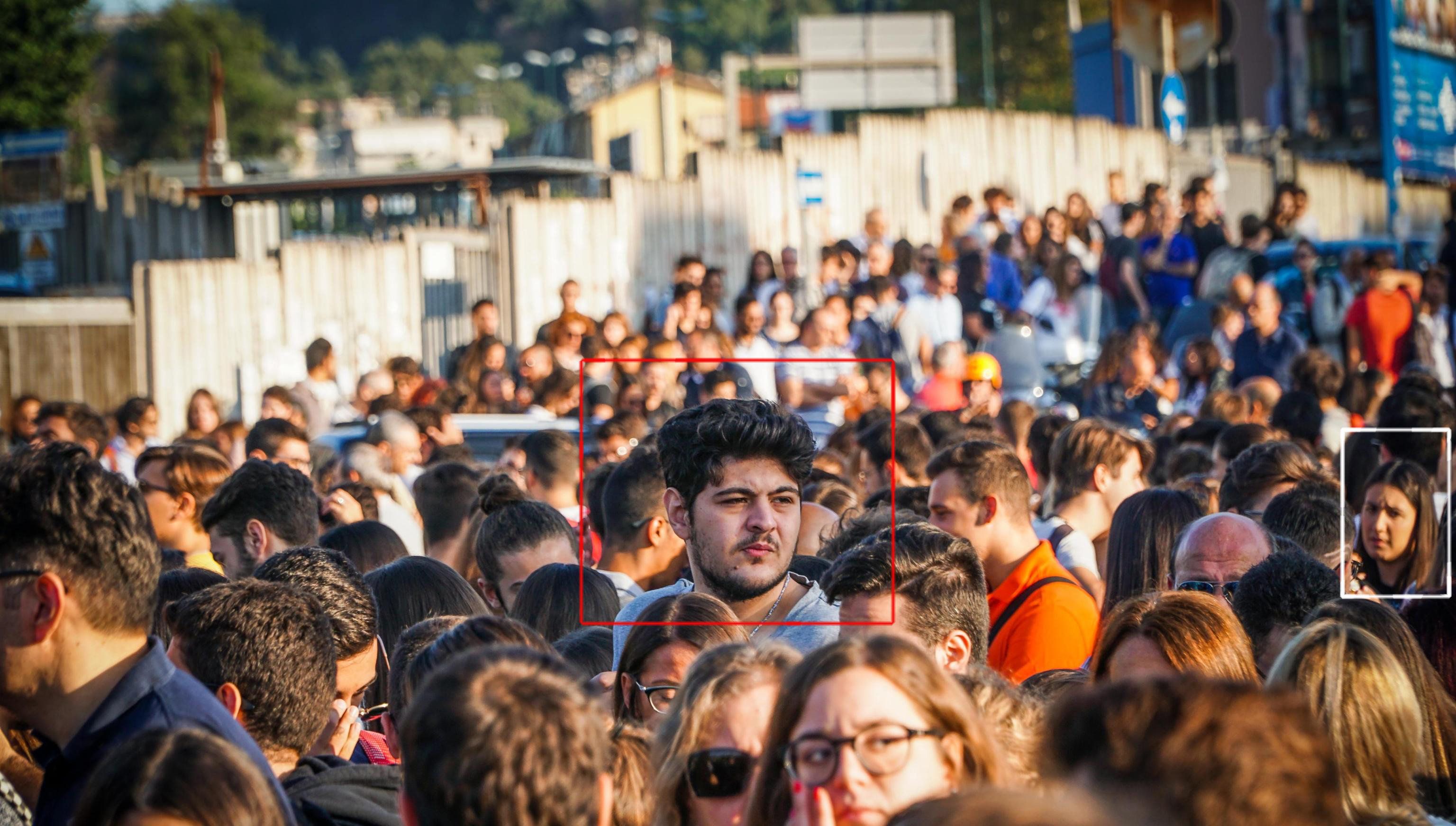 Boom del riconoscimento facciale, che però costa un sacco e non funziona