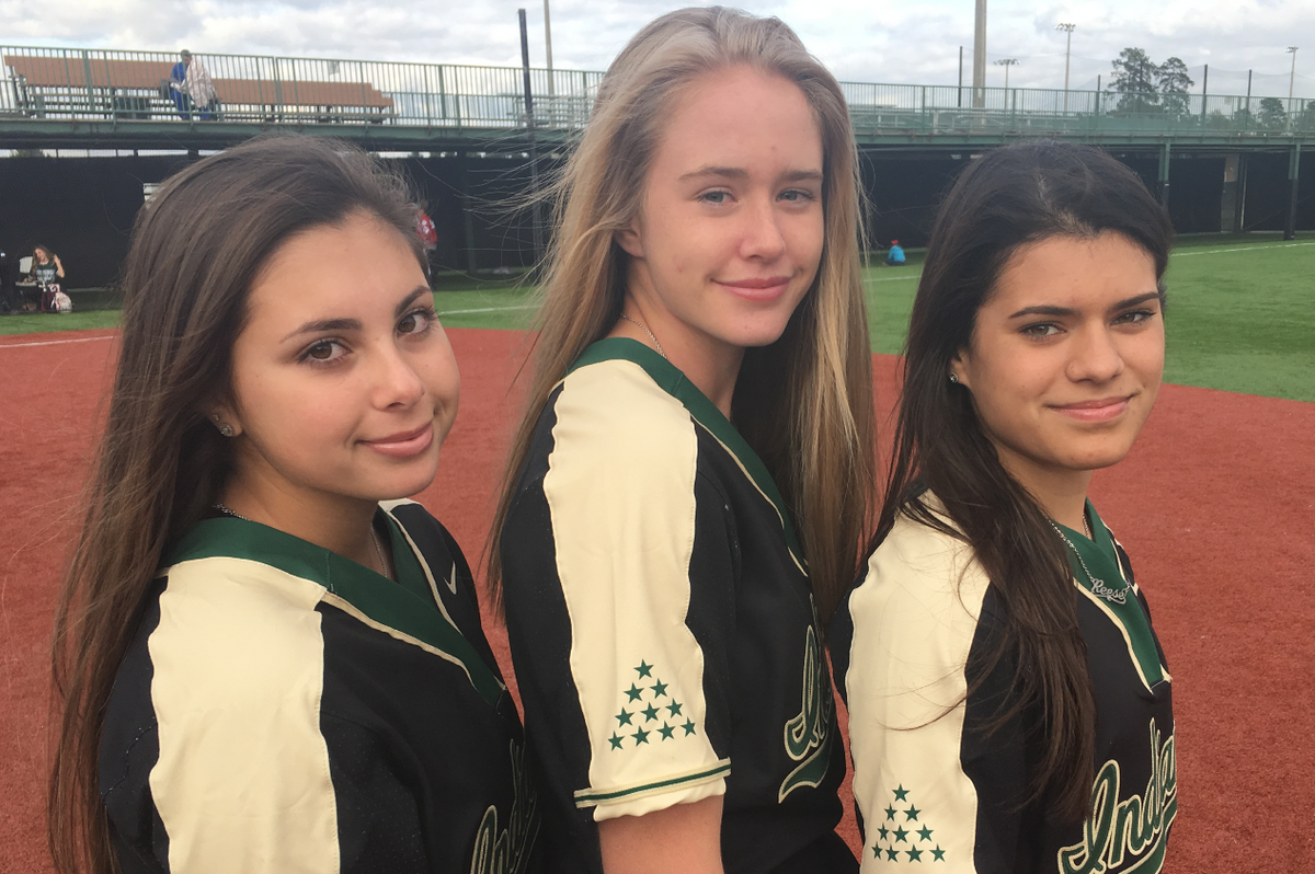 Santa Fe softball team honors victims with new addition to uniform