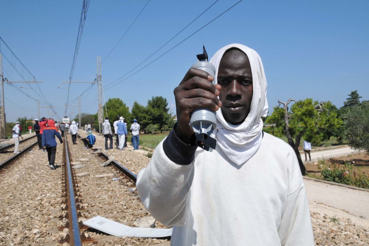 Stuprata dal branco nel centro accoglienza