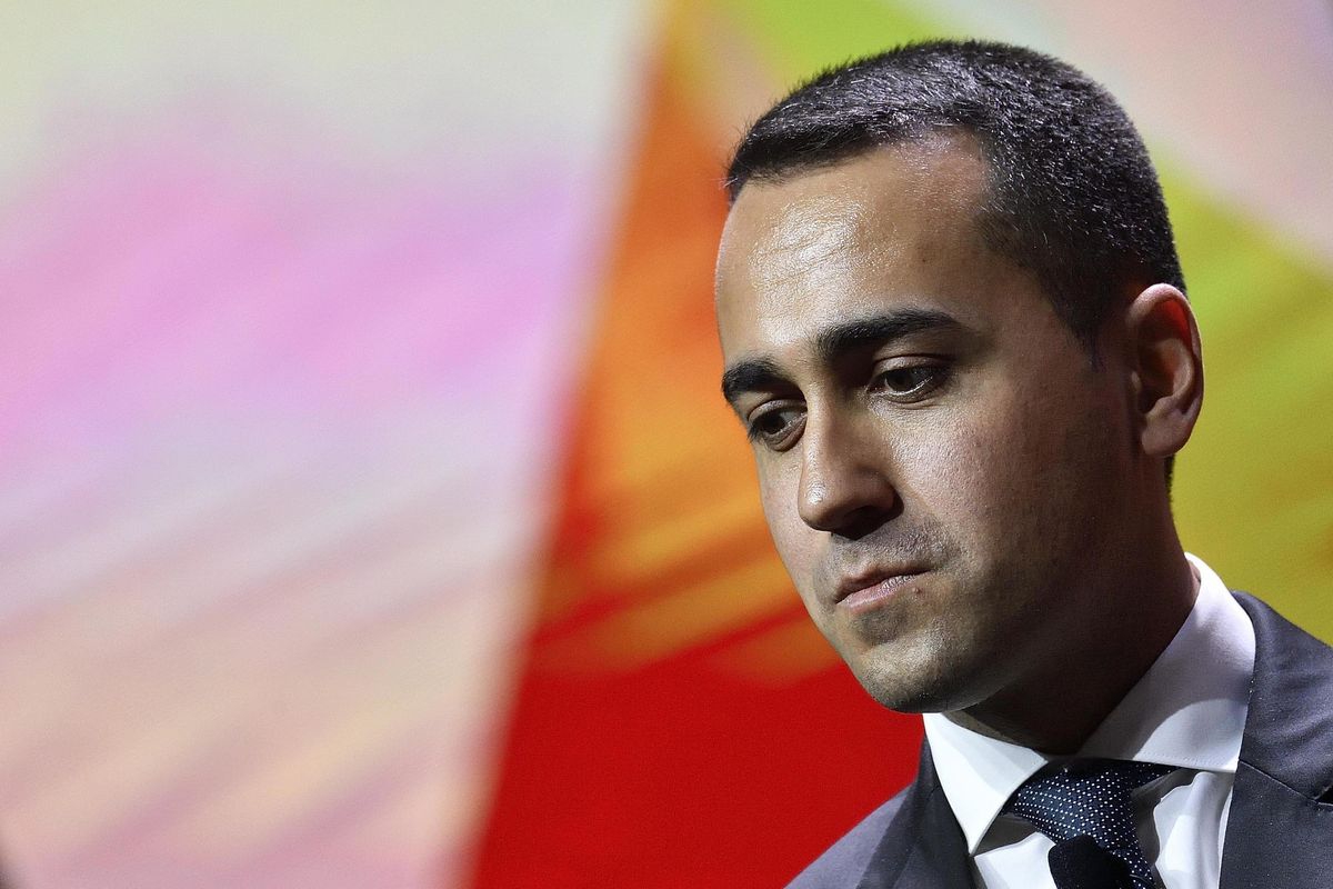 Di Maio vuole Barca come  segretario generale, ma al momento non ci sono i requisiti
