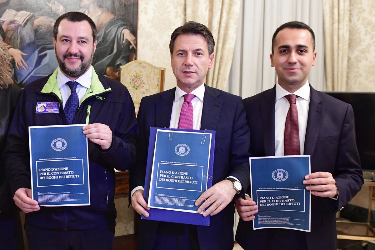 I vecchi pontieri tra Lega e 5 Stelle non funzionano più. Salvini e Di Maio ne cercano di nuovi