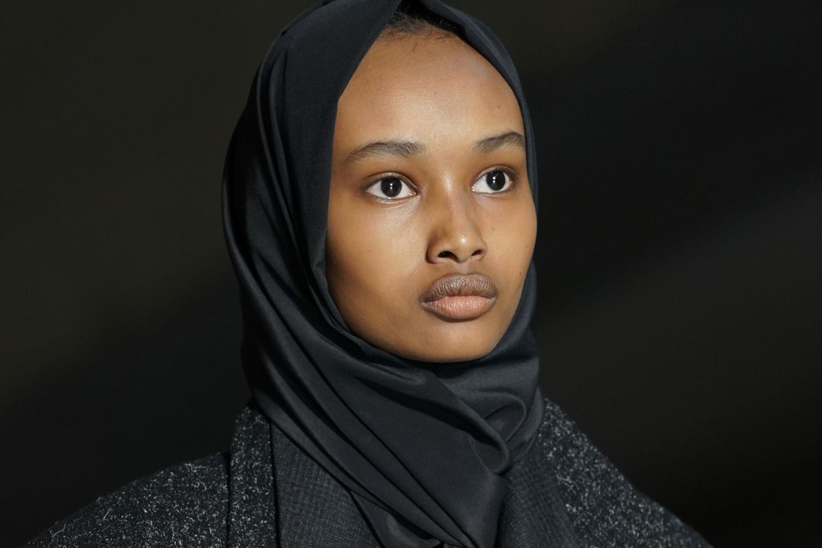 A Milano in passerella la modella con l'hijab