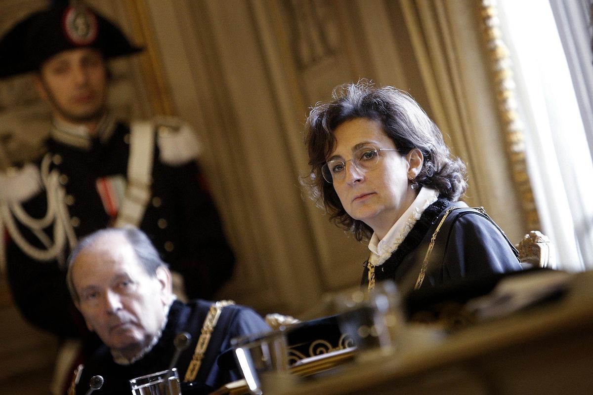 La vicepresidente della Consulta vuole vedere la politica in ginocchio