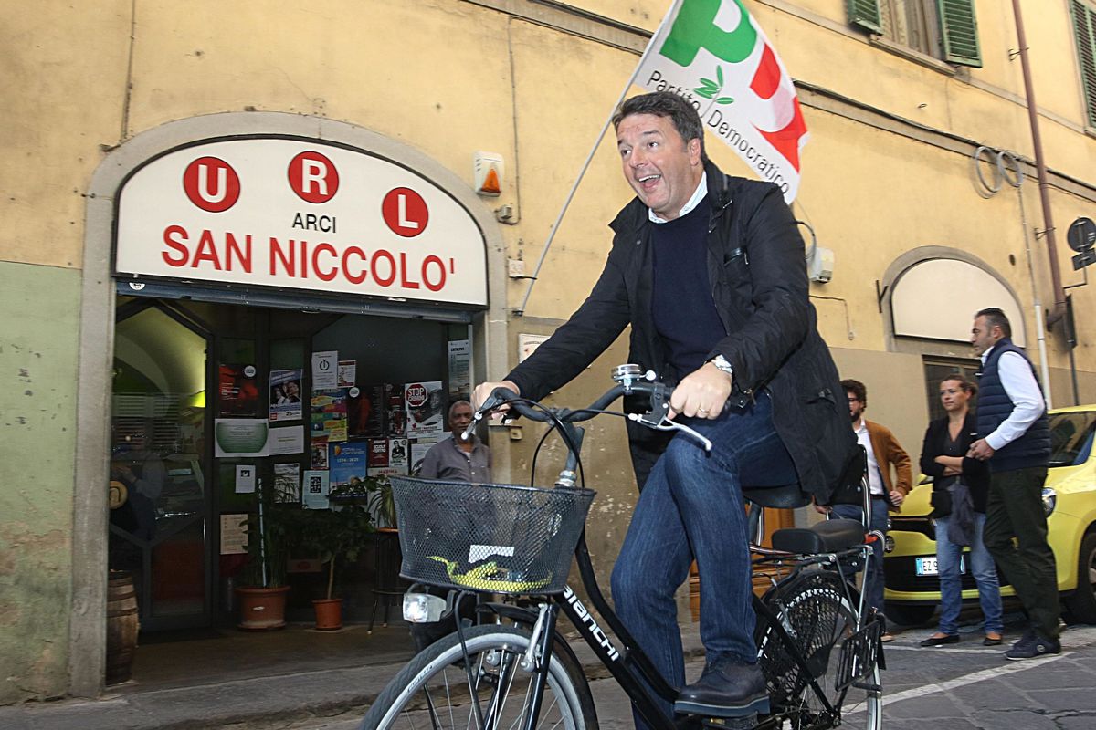 Renzi salirà sul carro grillino per sfasciarlo