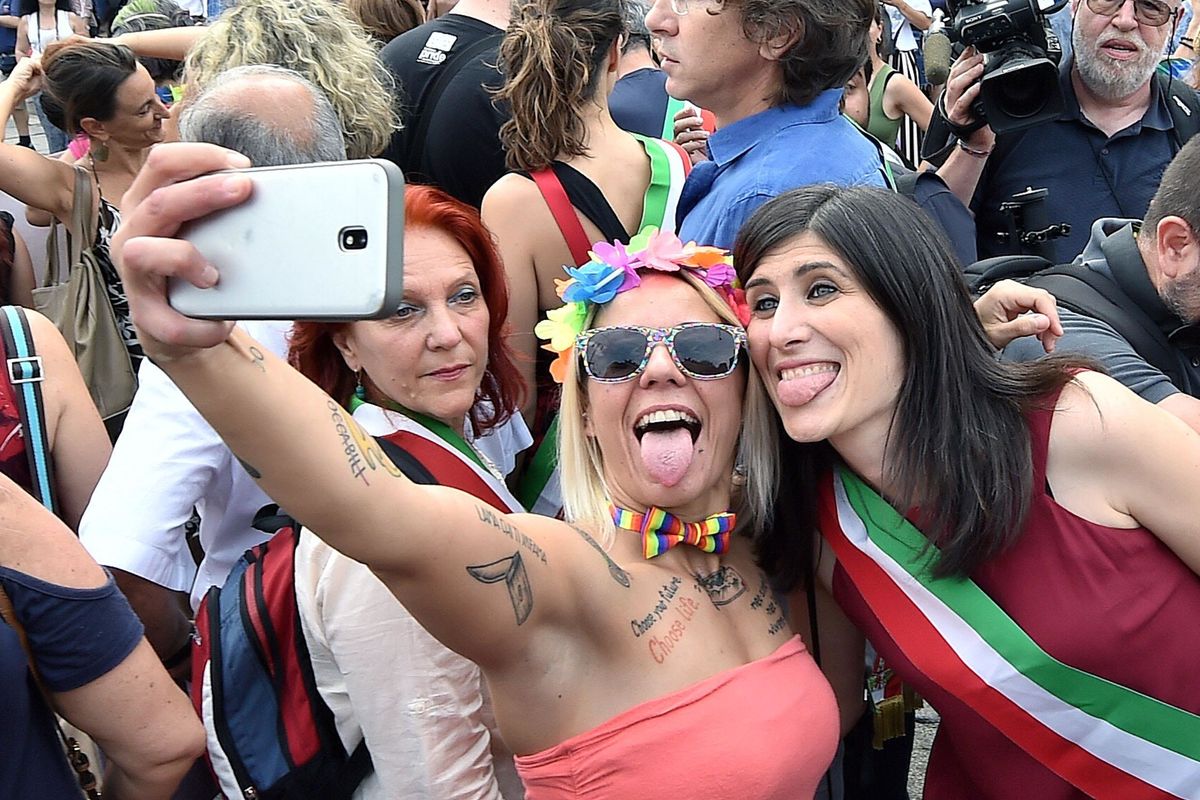 L’inciucio Pd-5 stelle sulla pelle dei bambini