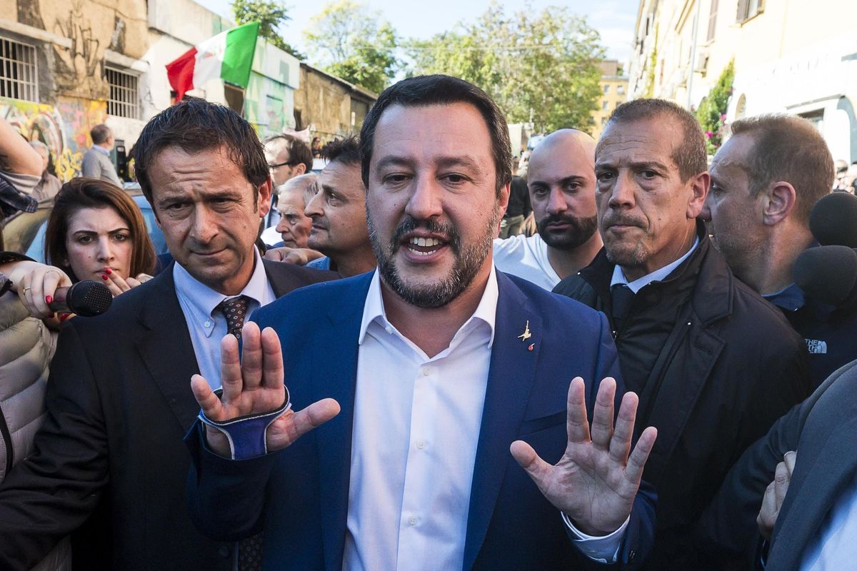 Il ministro nel rione dello scempio. «Matteo, salvaci da questa giungla»