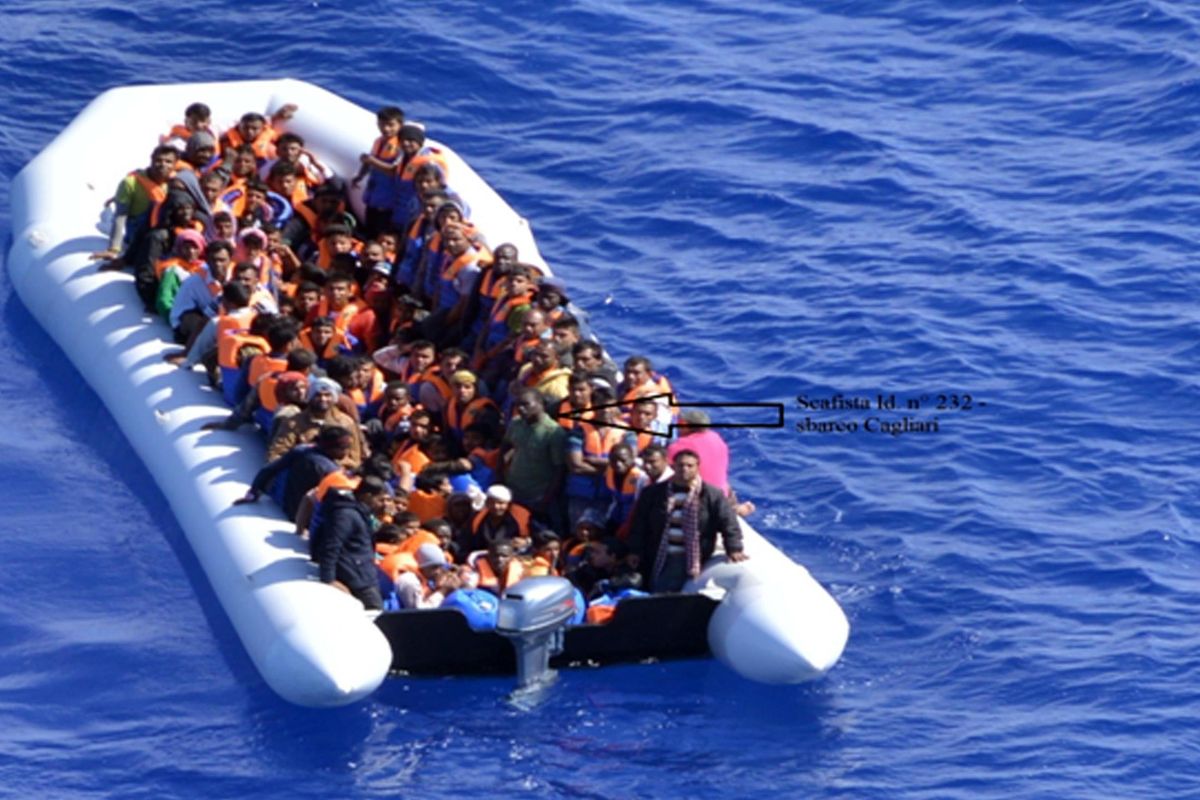 Gli scafisti non fanno le consultazioni. In appena due giorni oltre 1.400 sbarcati