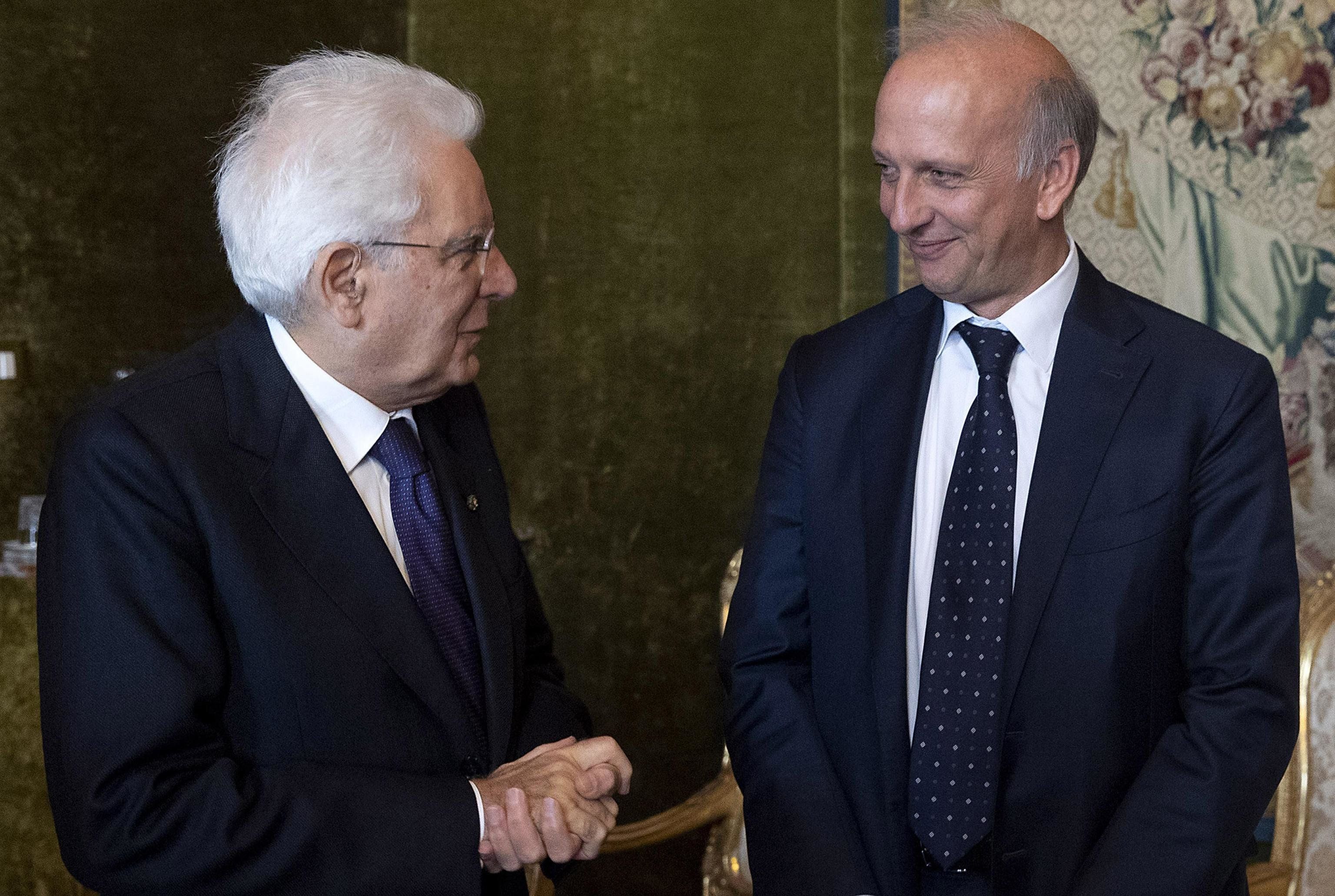 «Basta forzature. La scuola non è fatta per indottrinare». Segnalateci i volumi che portano l’ideologia dentro le classi