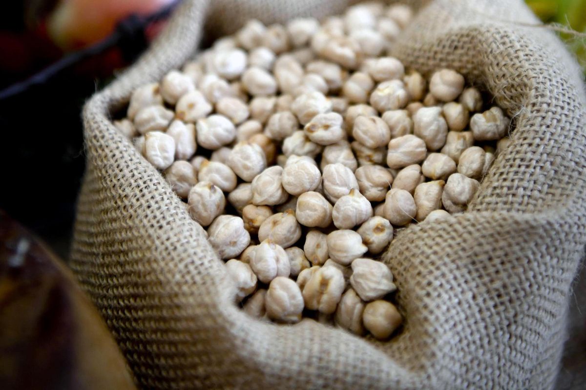 Legumi d’amore: piselli, fagioli, lupini, fave e arachidi. Non rinunciate alle proteine vegetali