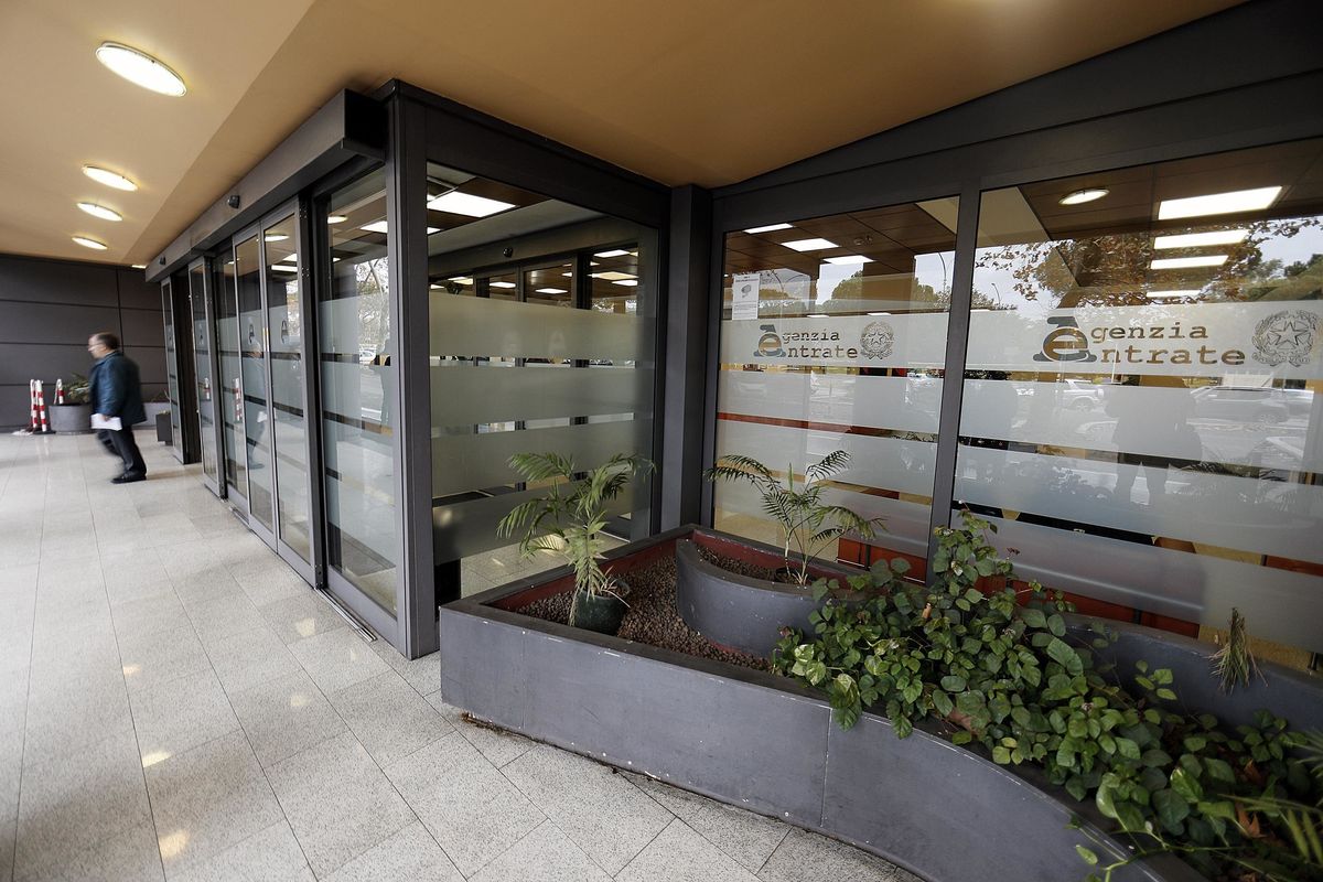 L’Agenzia delle entrate vessa i piccoli e recupera meno del 3% delle somme