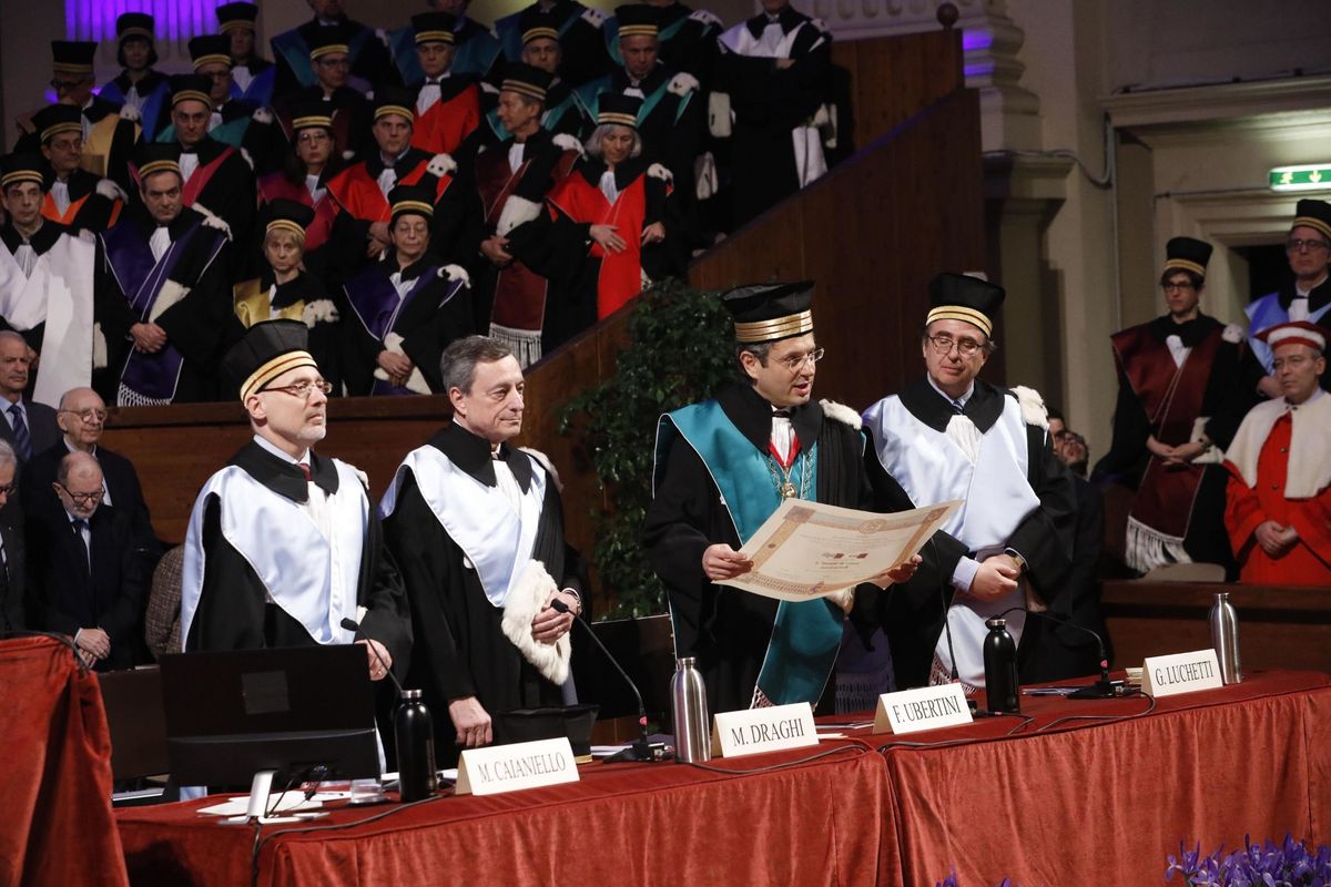 Draghi per sculacciare i sovranisti si affida ai sondaggi e a... Ratzinger