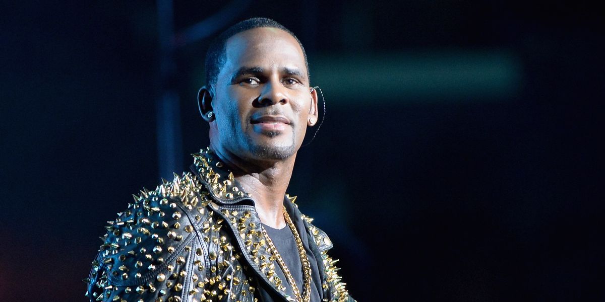 R. Kelly Charged With 10 Counts Of Aggravated Sexual Abuse