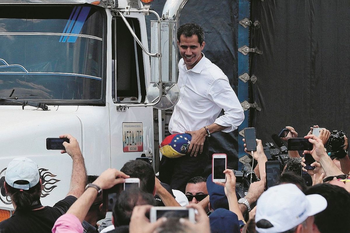 Guaidò porta in strada il Venezuela. A Maduro resta solo la repressione