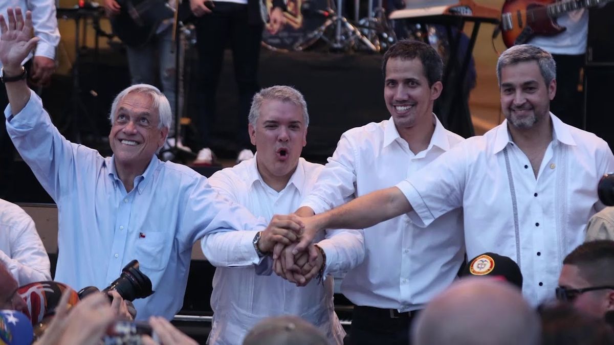 Arrivano gli aiuti umanitari in Venezuela. Guaidó eclissa Maduro
