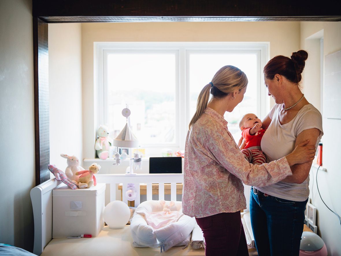 Cambia sesso e diventa la seconda madre