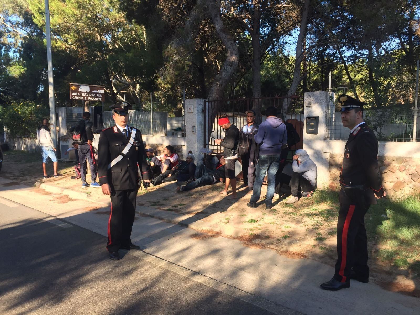 Altri richiedenti asilo che menano e stuprano