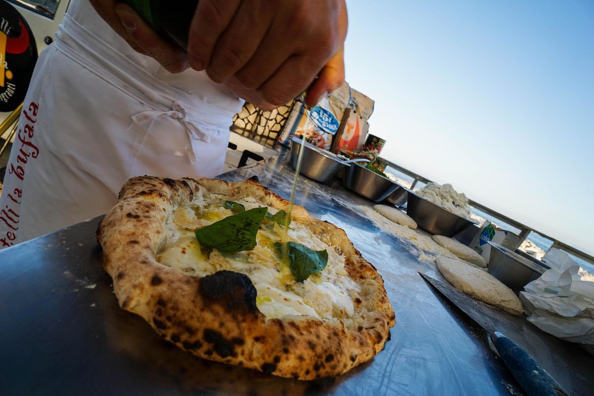 Bruxelles difende il falso agroalimentare. Almeno i nostri giovani lottano per l'agricoltura made in Italy