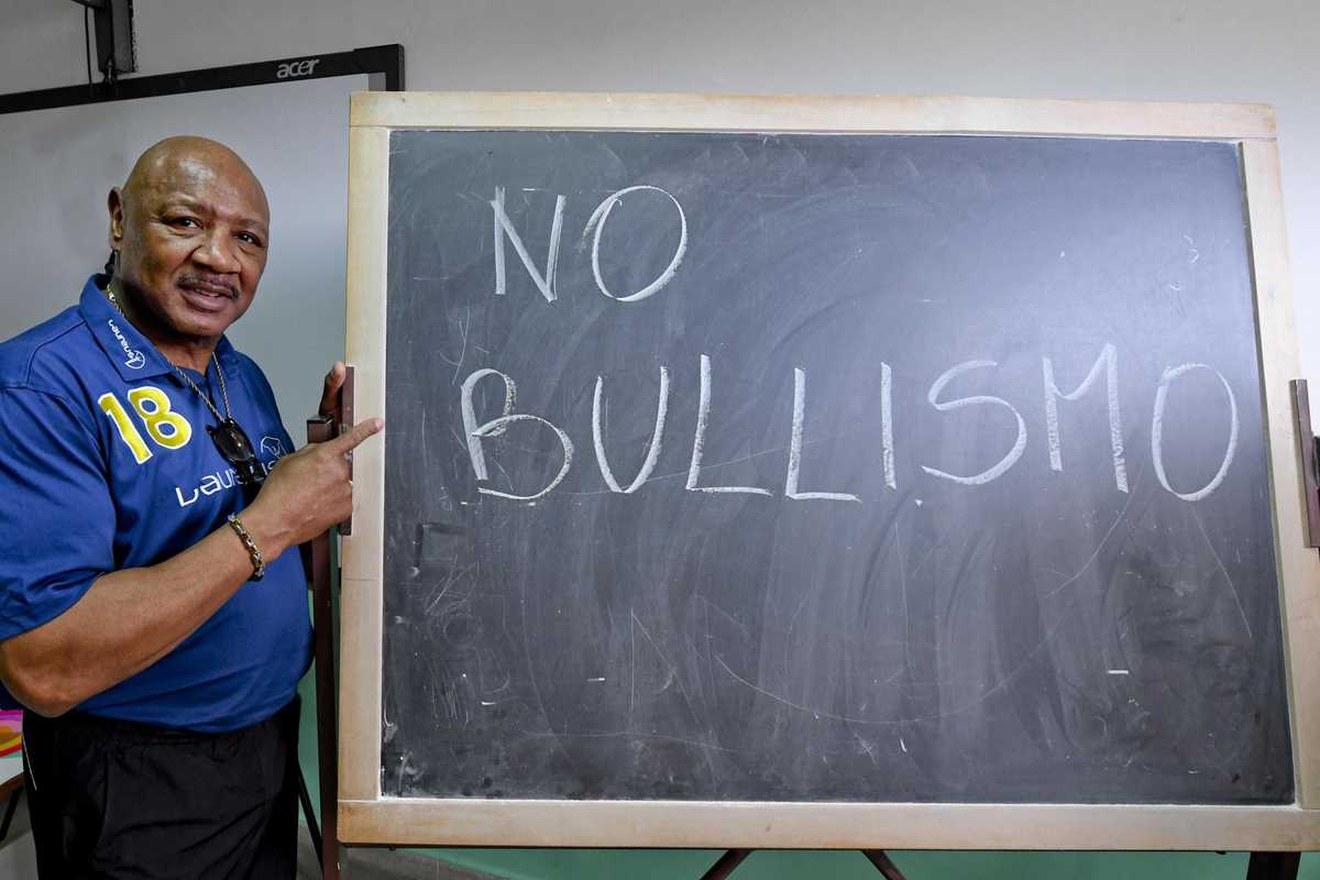 La società dei bulli ha seppellito l’autorità