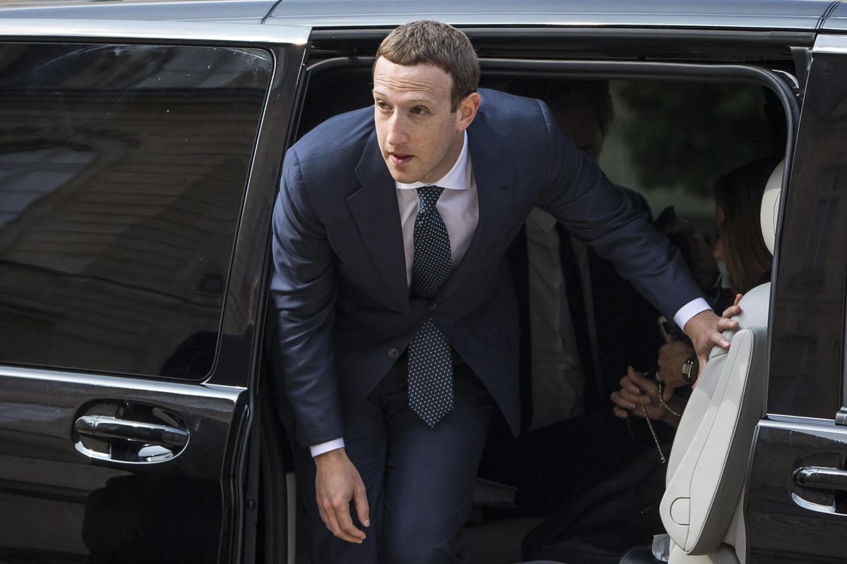 I siti cattolici bloccati da Facebook per Zuckerberg sono soltanto errori