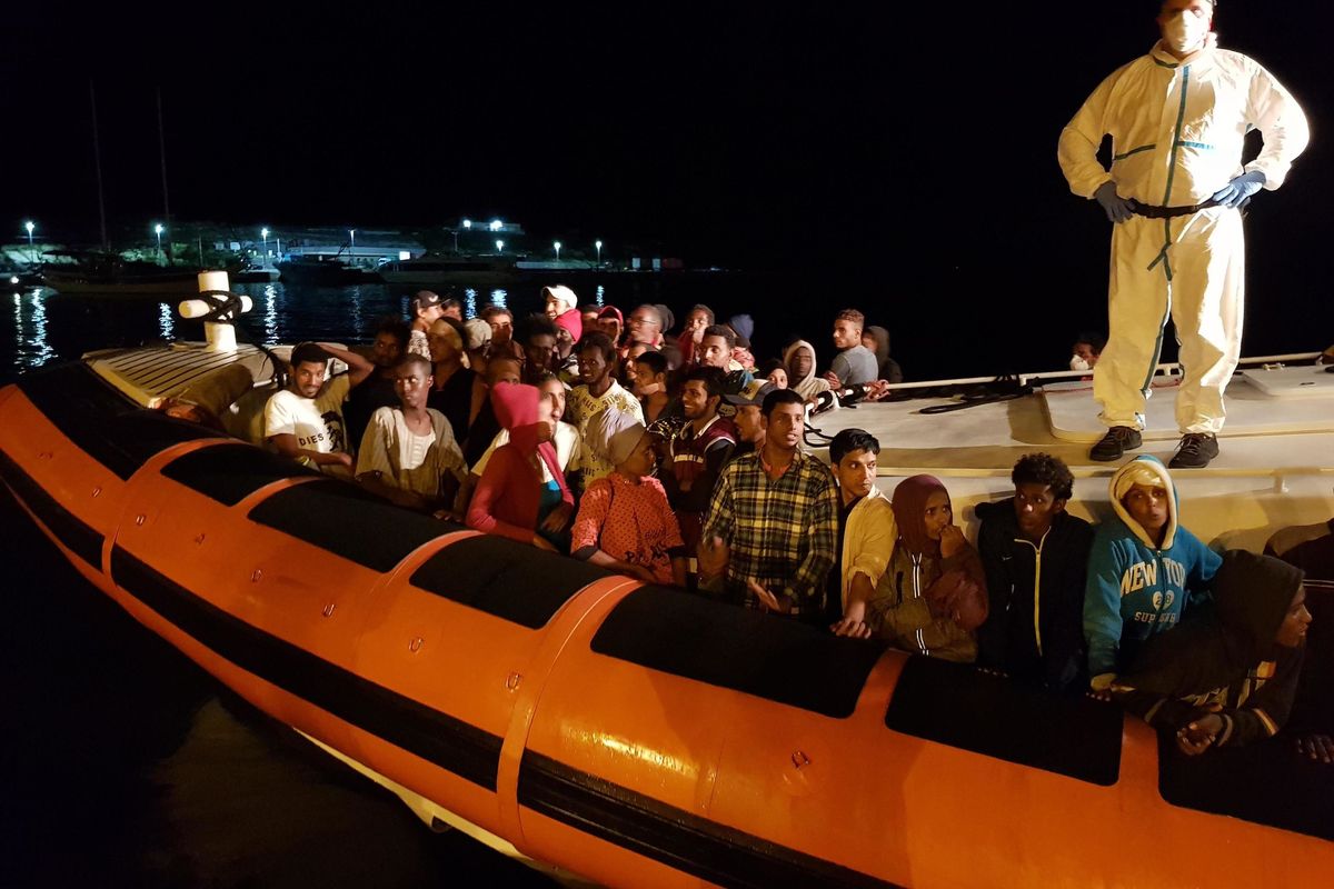 Banca etica punta milioni sull’esodo biblico