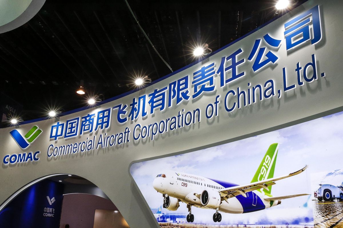 Leonardo pronta a fare affari con l'aeronautica cinese