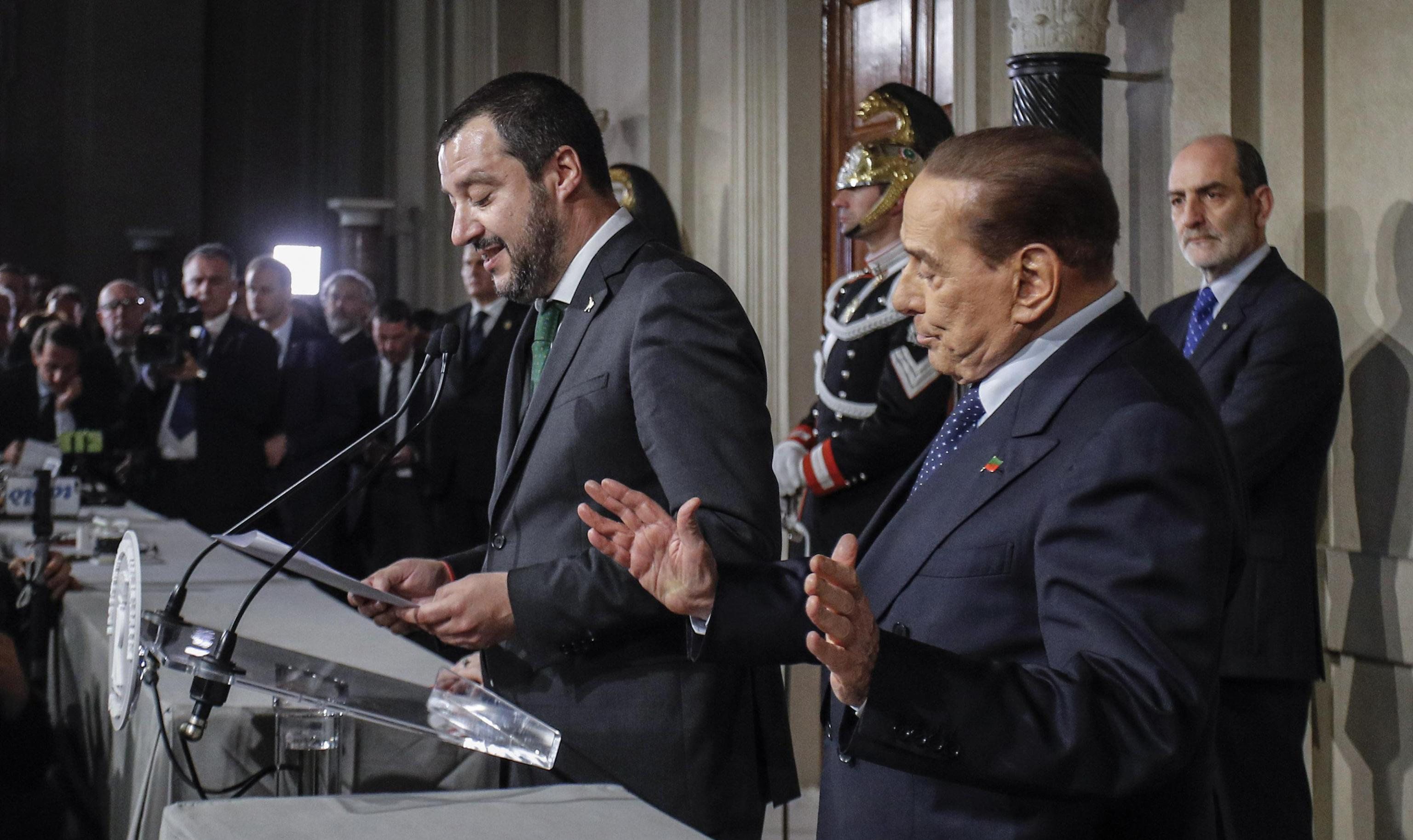 Se il Cavaliere tira la corda per romperla, stavolta può farsi male