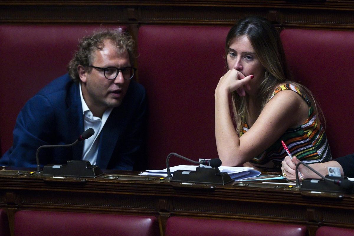 Il Giglio Magico trama per tenersi i posti in lista con la Boschi segretaria
