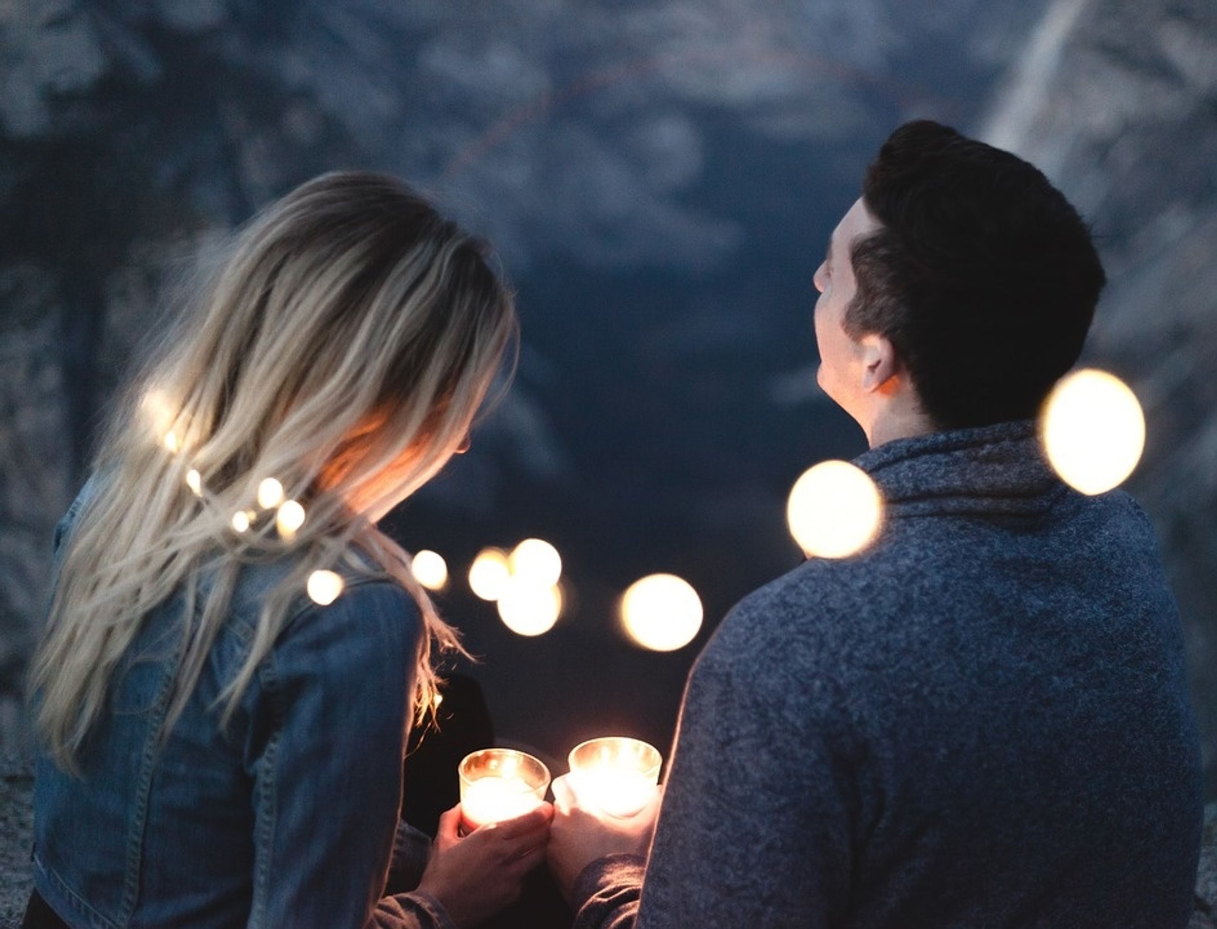 People Reveal The Most Random Ways They've Met Someone They Ended Up Dating